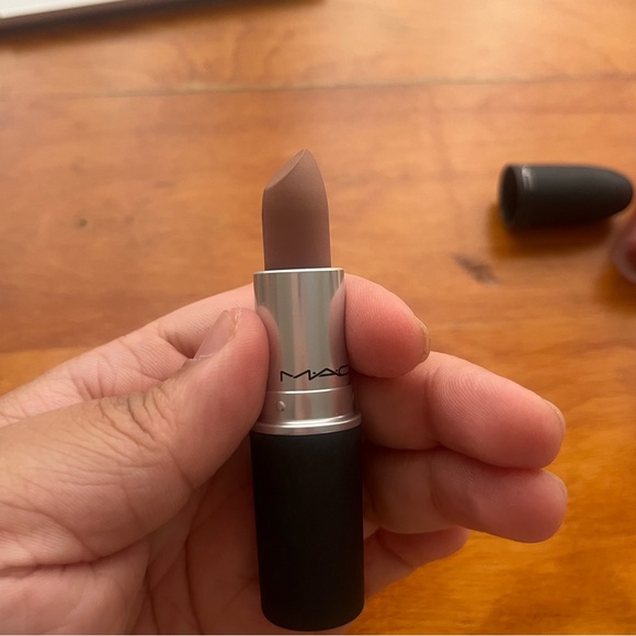 MAC lipstick - Picture 2 of 2